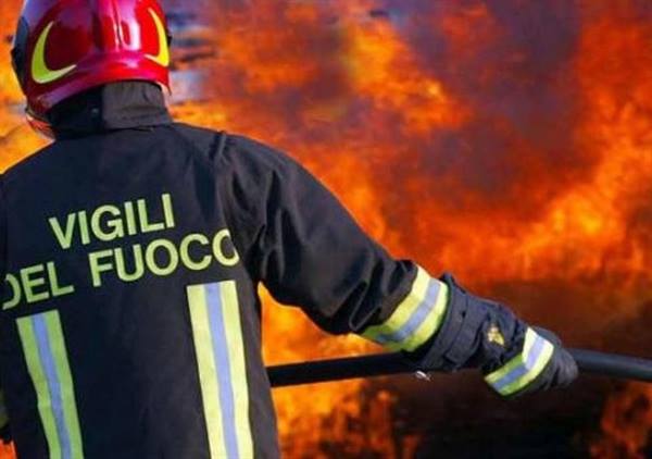 SANZIONI PENALI AI TITOLARI E SOSPENSIONE DELL'ATTIVITÀ A CHI ESERCITA IN ASSENZA DELLE AUTORIZZAZIONI/DISPOSIZIONI DI PREVENZIONE INCENDI